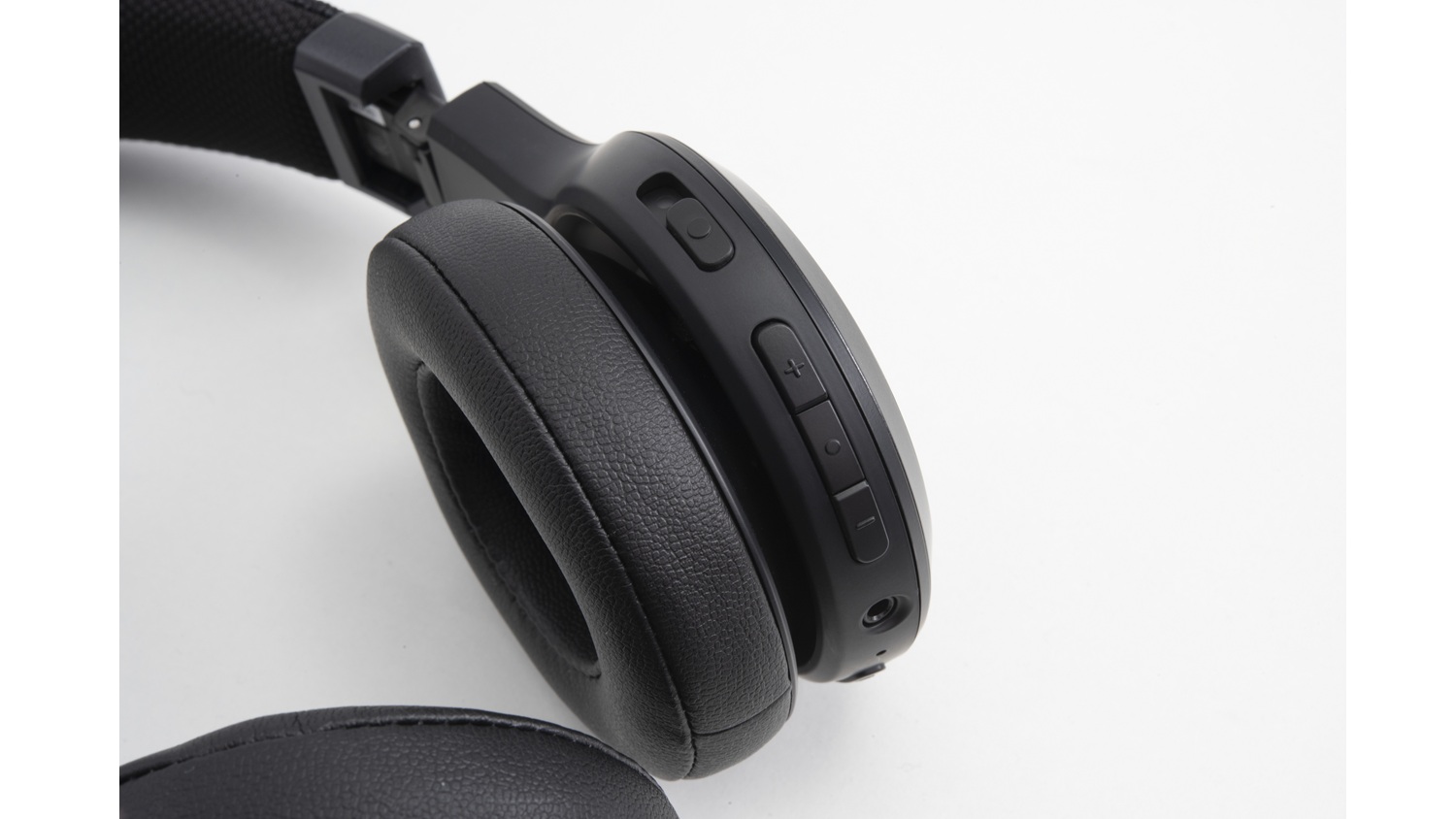 JBL Live 460NC