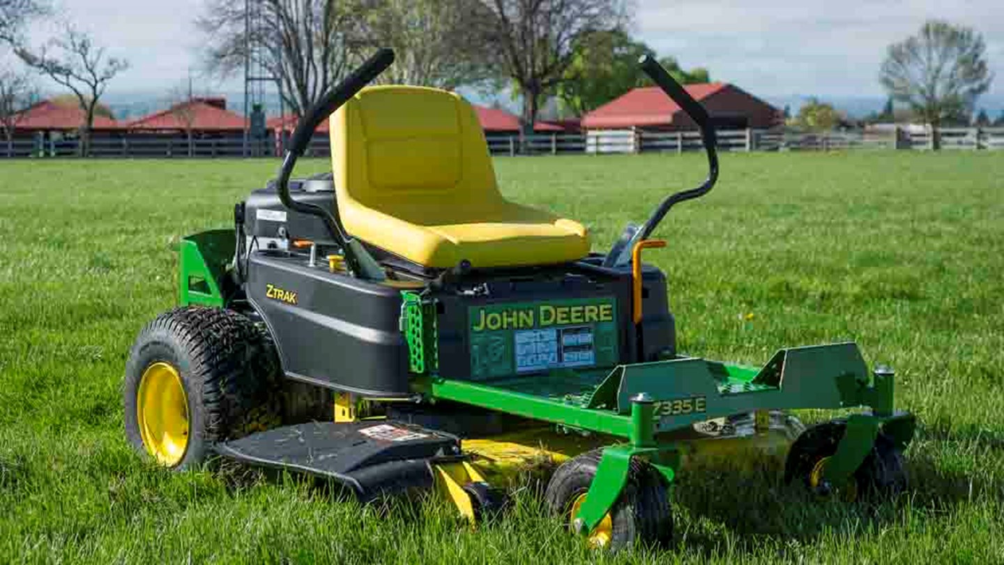John Deere D125 Review Rideon mower CHOICE