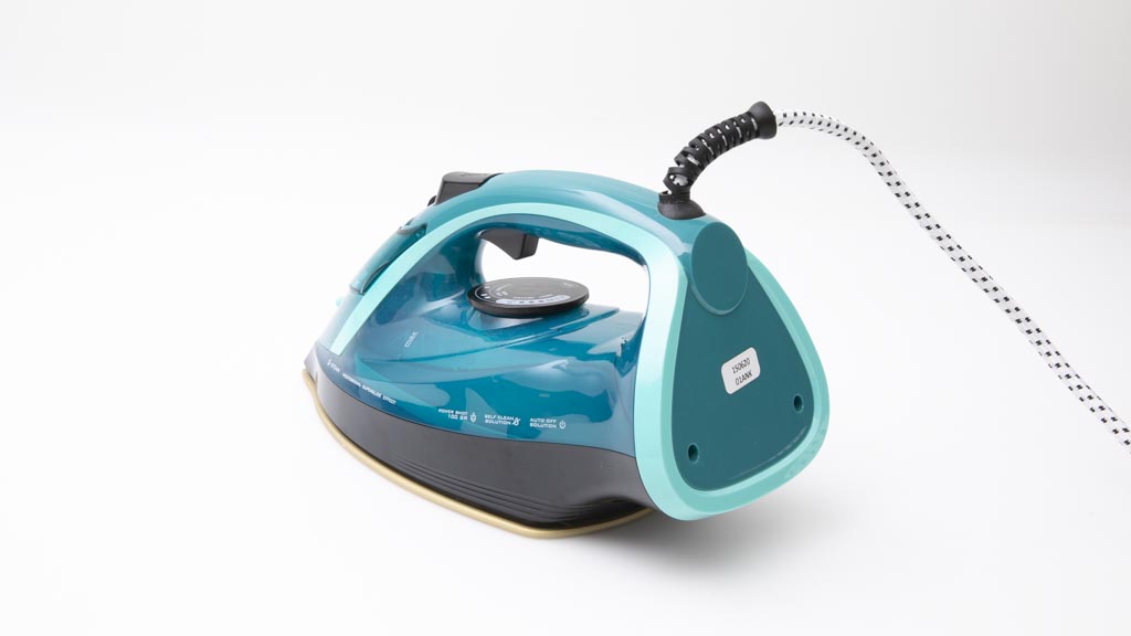 Kmart Anko 2400W steam iron - KB-932E3