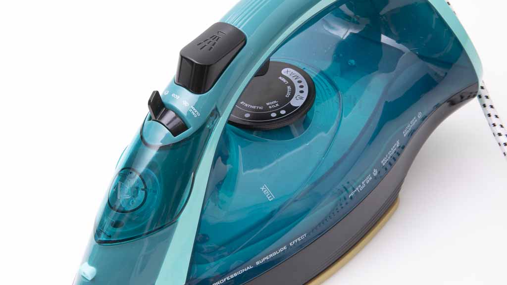 Kmart Anko 2400W steam iron - KB-932E3
