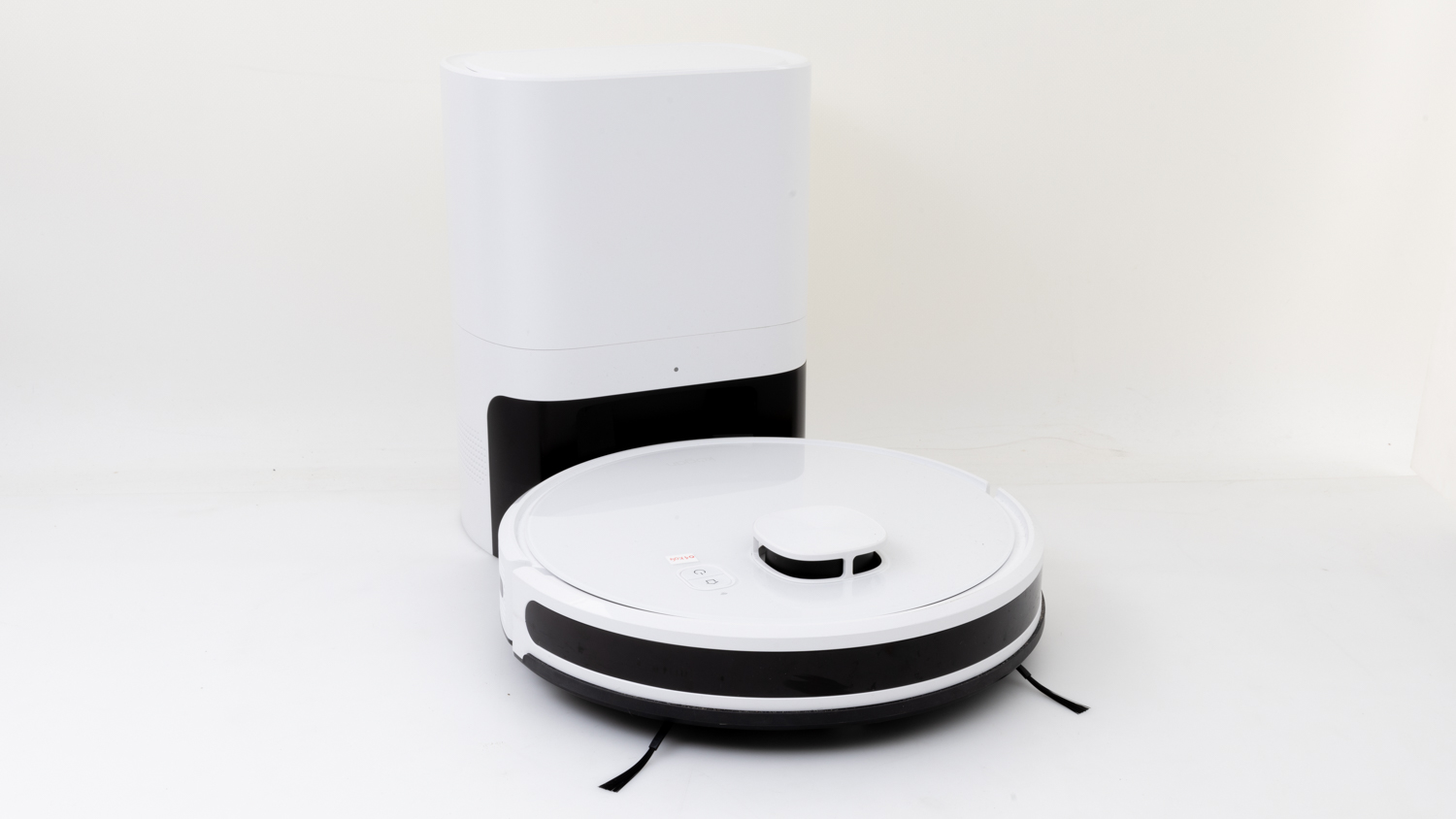 Kogan SmarterHome LX16 Robot Vacuum And Mop carousel image