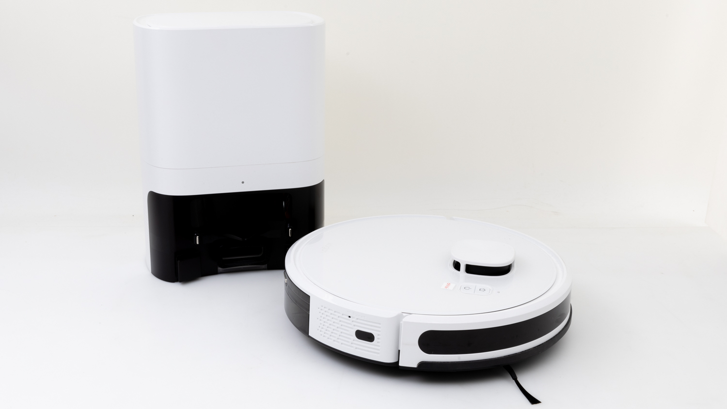 Kogan SmarterHome LX16 Robot Vacuum And Mop Review Robot vacuum