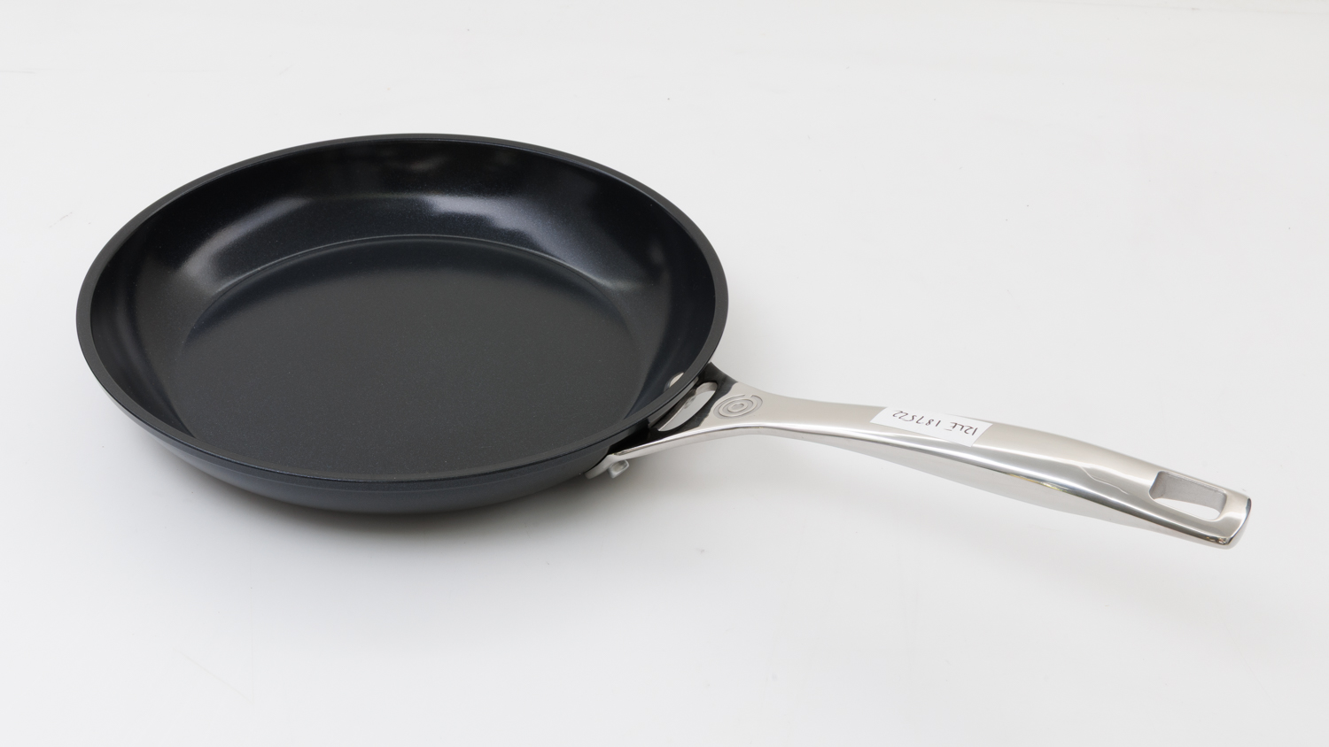 Le Creuset Essential Non Stick Ceramic Shallow Frypan 26cm