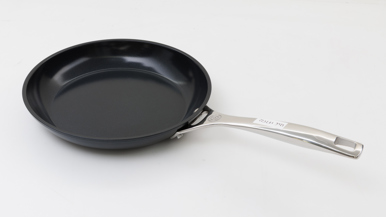 Le Creuset Essential Non Stick Ceramic Shallow Frypan 26cm
