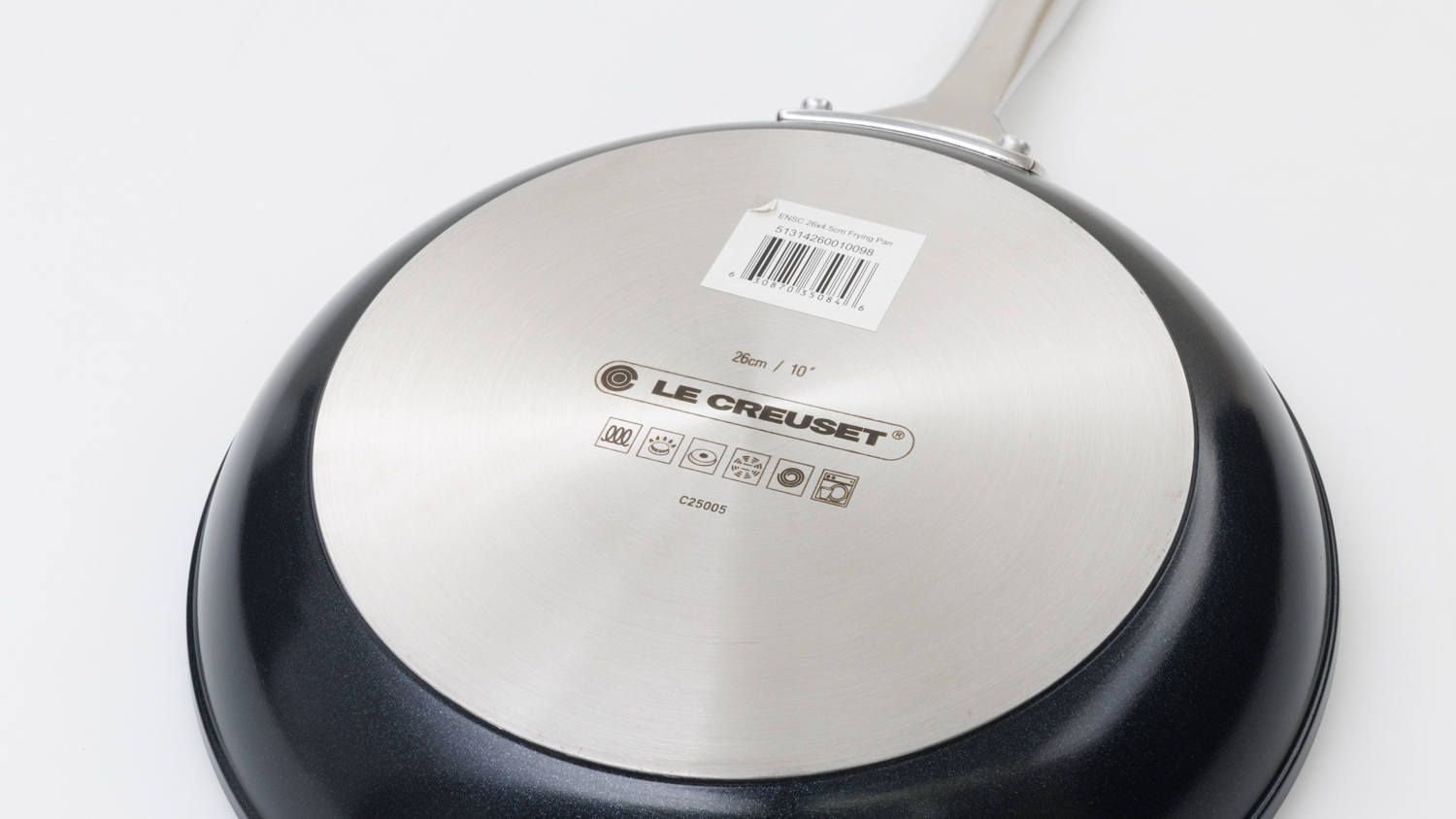 Le Creuset Essential Non Stick Ceramic Shallow Frypan 26cm