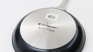 Le Creuset Essential Non Stick Ceramic Shallow Frypan 26cm