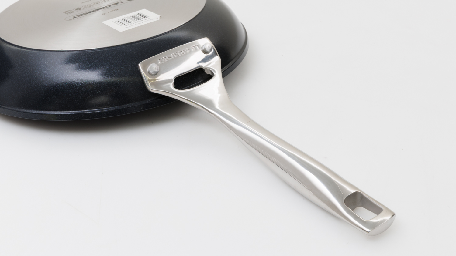 Le Creuset Essential Non Stick Ceramic Shallow Frypan 26cm