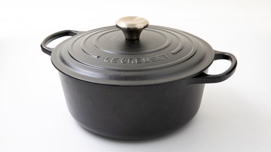 Le Creuset Signature Cast Iron Round Casserole 26cm/5.3L