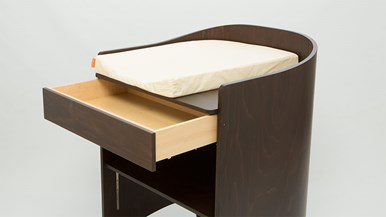 Leander Change table