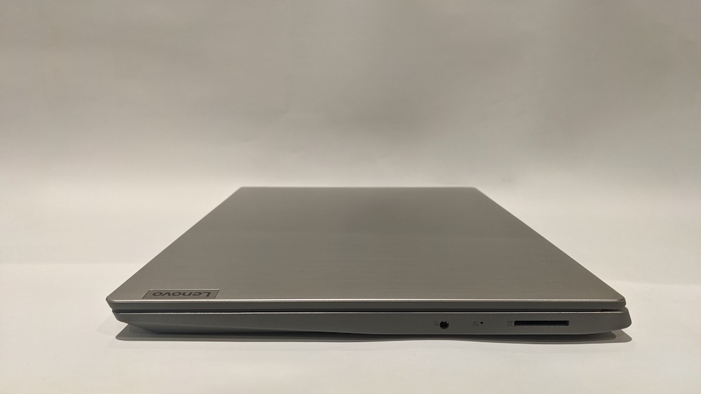 Lenovo IdeaPad Slim 3 (81WD00YTAU)