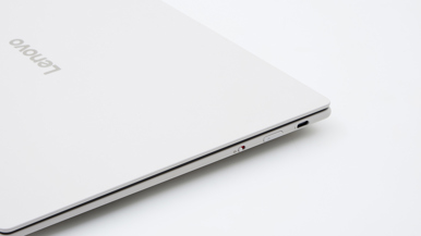 Lenovo Yoga Slim 7i Ultra 14IPH11 Aura Edition