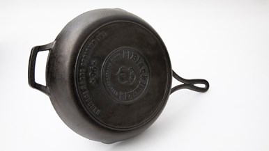 Lodge Blacklock Triple Seasoned Cast Iron Skillet 26cm