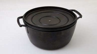 Lodge Triple Seasoned Cast iron Dutch Oven 5.2L