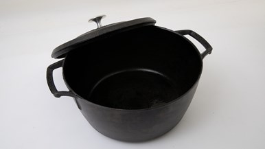 Lodge Triple Seasoned Cast iron Dutch Oven 5.2L