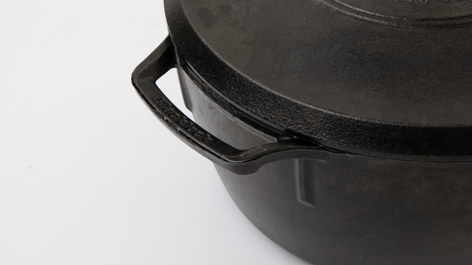 Lodge Triple Seasoned Cast Iron Dutch Oven 5.2L Review Casserole dish and Dutch oven CHOICE