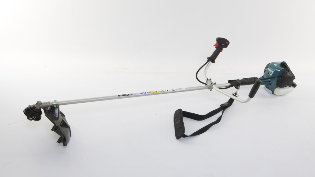 Makita EM2600U