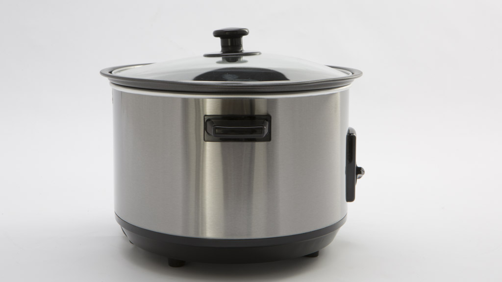 Morphy Richards Brushed Stainless Steel Sear and Stew Slow Cooker 48705 carousel image