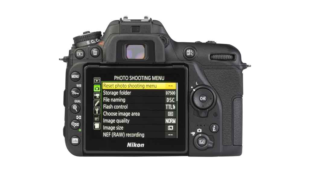Nikon D7500