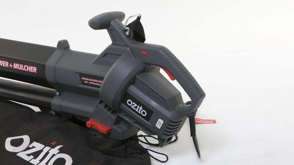 Ozito BLV-2401