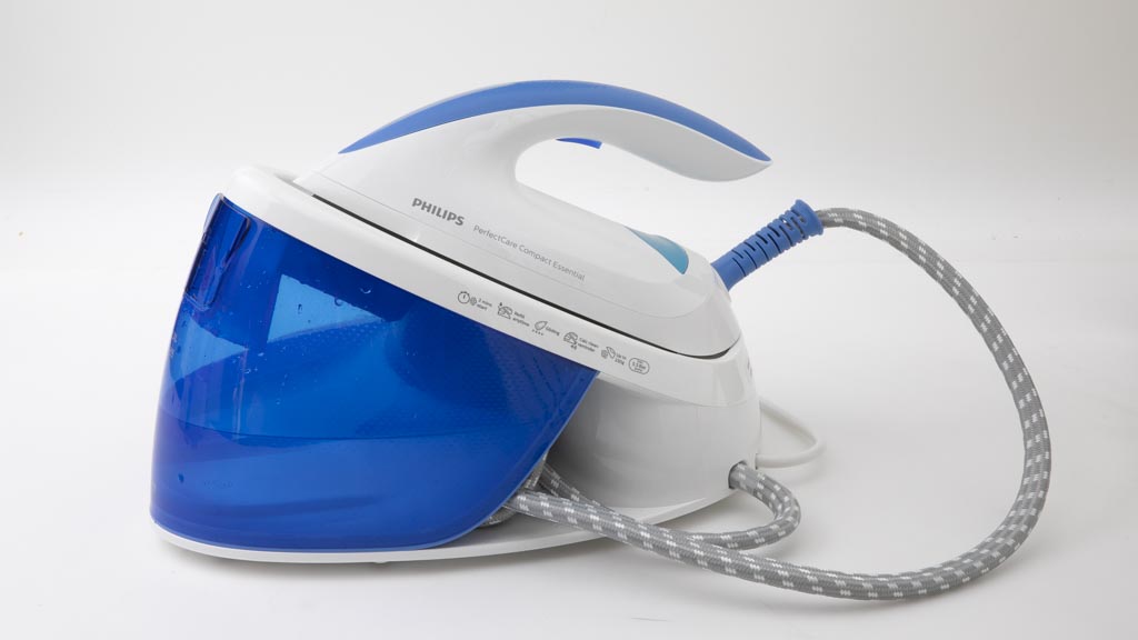 Forvirret spændende Cusco Philips PerfectCare Compact Essential Steam Generator Iron GC6804/20 Review  | Steam station iron | CHOICE
