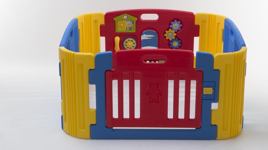 Roger Armstrong Large Expandable Entertainer Playzone RA734