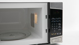 Big W Brilliant Basics Compact Digital Microwave EM720CRL(F)-PM