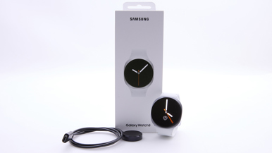Samsung Galaxy Watch8 Silver 44mm Bluetooth Sport Band White M/L