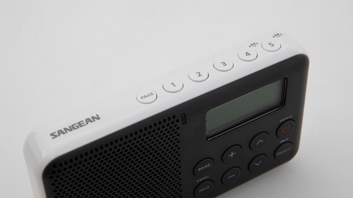 SANGEAN DPR-64 NEGRO RADIO DIGITAL DE BOLSILLO FM CON RDS Y DAB PANTALLA LCD ALARMA BATERÍA RECARGABLE