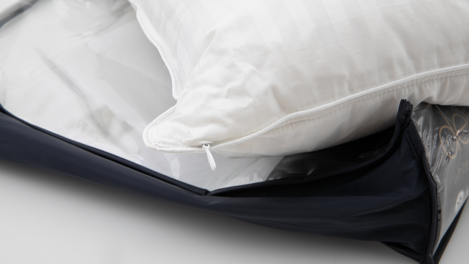 Sheridan Deluxe Feather & Down Standard Pillow Medium Support Review