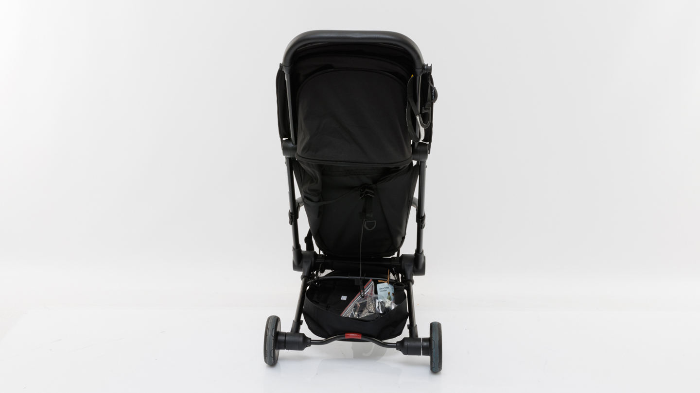 From stroller to trike in seconds! The Traveler is built for families on the go: lightweight, compact, and packed with smart features to make every outing effortless. Where will the Traveler take