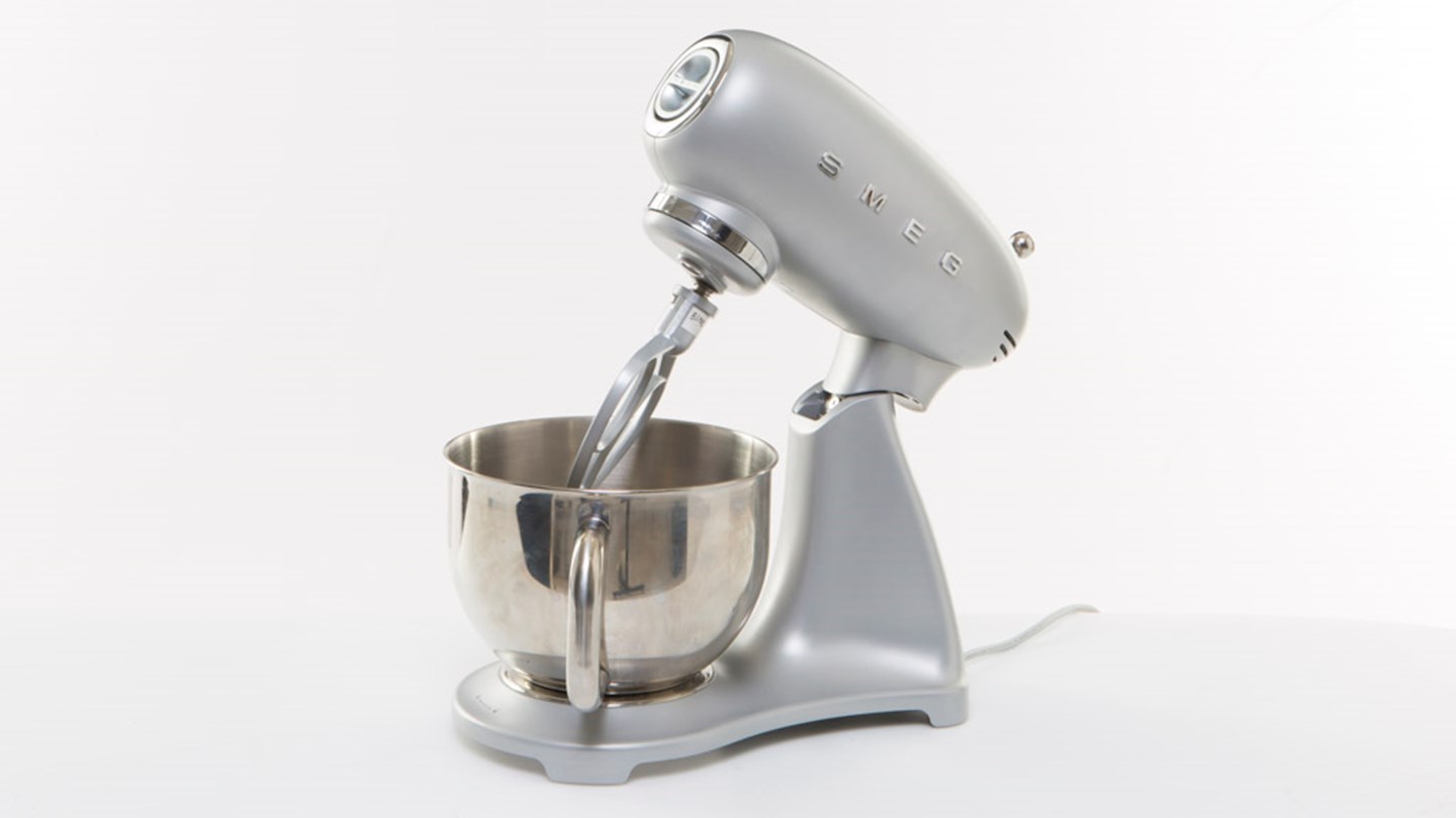 Smeg 50s style stand mixer SMF01 Review Best kitchen stand mixers