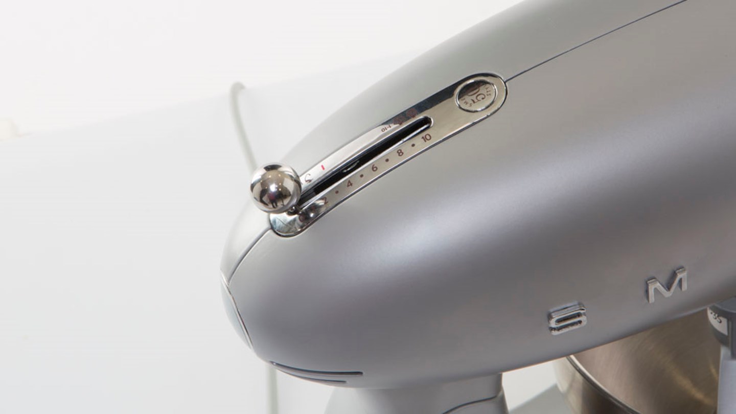 Smeg 50s style stand mixer SMF01 Review Best kitchen stand mixers