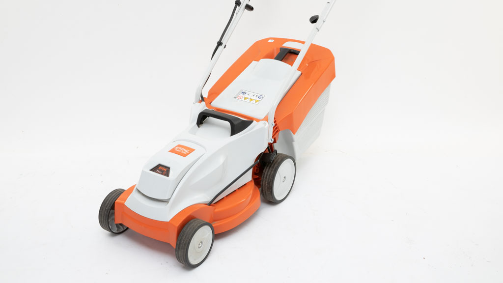 Stihl RMA 235 with AK20 and AL101