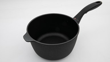 Swiss Diamond XD Induction non-stick saucepan with lid XD6720ic