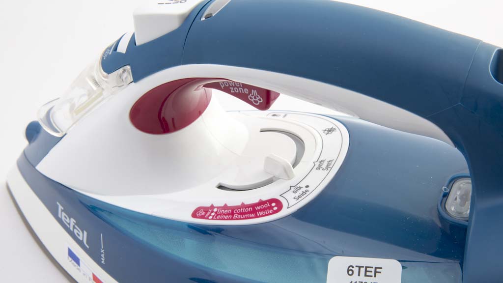 Tefal Aquaspeed Autoclean FV5375 Review | Steam iron | CHOICE