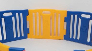 Tobbi Playpen with 8 panels and gate TH17W0352
