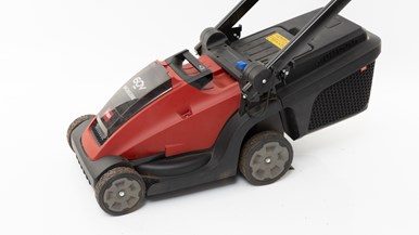 Toro 17u0022 (43cm) eMulticycler Self-Propelled 60V Max Battery Mower (21844)