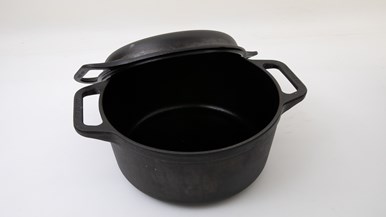 Victoria Seasoned Cast Iron Combo Cooker 26cm - 5.7L black