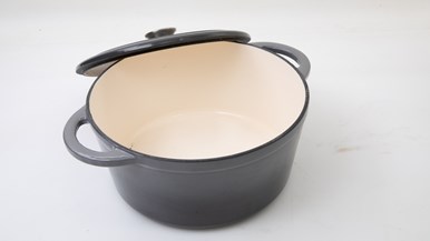 Wolstead Endure Round Enamel Cast Iron Casserole 26cm - 5L Grey